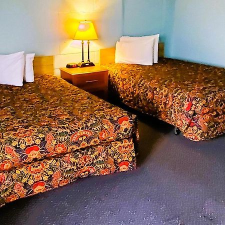 Holiday Host Motel & Rv Park Sonora Dış mekan fotoğraf