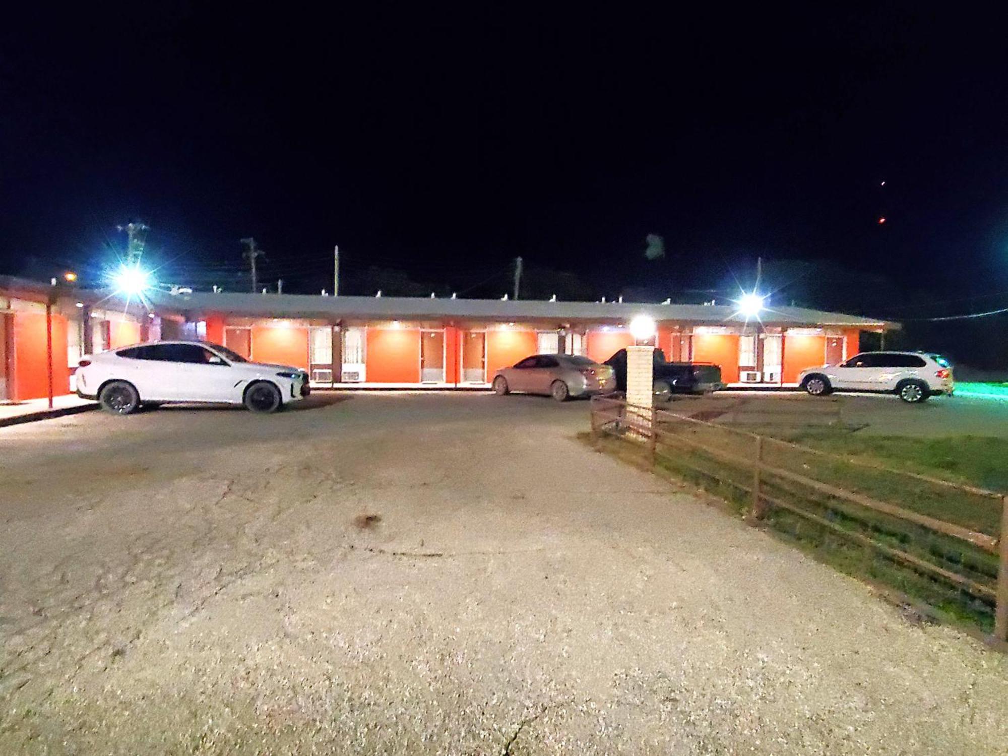 Holiday Host Motel & Rv Park Sonora Dış mekan fotoğraf